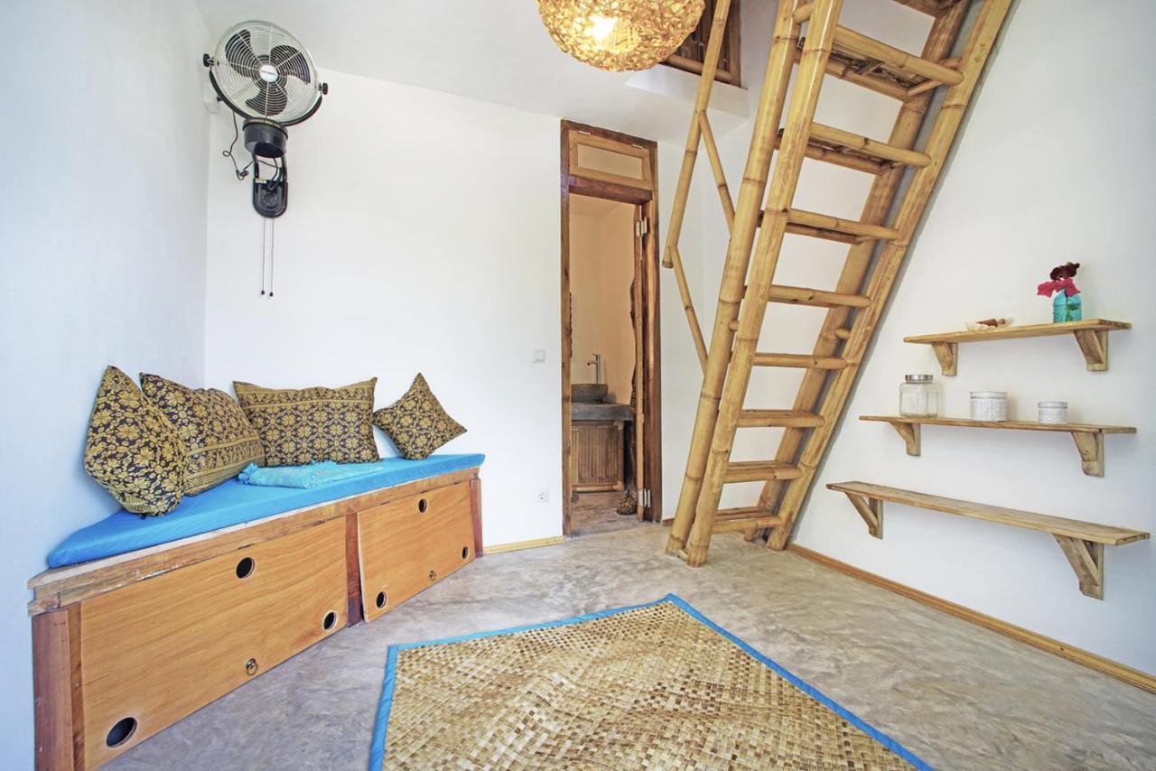 Batu Bambu Hotel Kuta  Habitación foto